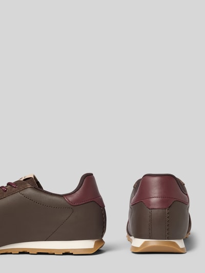 Productfoto, Sneaker uit echt leer van Tamaris Dames sneakers, bruin met bordeauxrode accenten, gladde textuur, rubberen zool