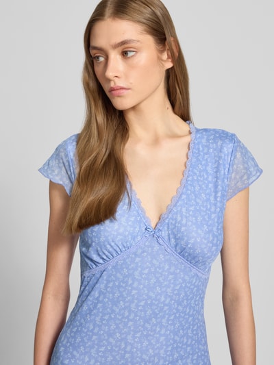 Review Minikleid mit V-Auschnitt Bleu 3