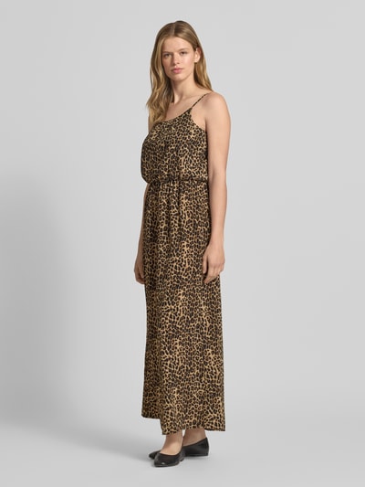 Frauenmodel trägt Maxikleid aus Crêpe Modell 'WINNER LIFE' von Only mit Optik: Allover-Muster, Passform: tailliert, Maxi-Länge, Rundhals-Ausschnitt, florales Muster, verstellbare Spaghettiträger, elastisches Taillenband, Materialverarbeitung: Crêpe, Ganzkörperansicht von vorne.