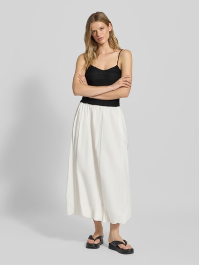 Only Shaped Fit Crop Top mit Spaghettiträger Modell 'GAYLE' Black 1