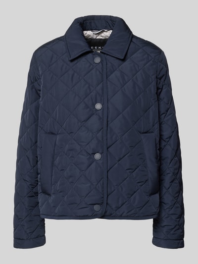 Produktfoto, Regular Fit Steppjacke mit Umlegekragen Modell 'GELO' von Weekend Max Mara in Dunkelblau, kariertes Muster, Druckknöpfe, Label-Stitching-Applikation, Motiv-Patch, seitliche Eingrifftaschen, Rumpfabschluss mit Seitenschlitzen, Innenmuster Allover-Muster, glatte Stepptextur.