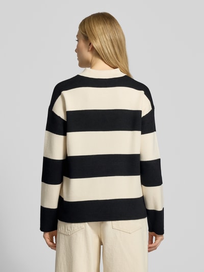 Vero Moda Sweter z dzianiny o kroju regular fit z mieszanki wiskozy model ‘SABA’ Czarny 5