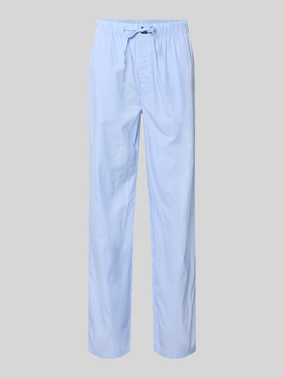 Produktfoto, Pyjama-Hose aus reiner Baumwolle von Christian Berg Men mit feinen blauen Streifen, elastischem Bund und Tunnelzug, Kontext: Herren Pyjama-Hose von Christian Berg Men, Reine Baumwolle, Gerade Passform, Elastischer Bund mit Tunnelzug, Knopfverschluss, Label-Patch