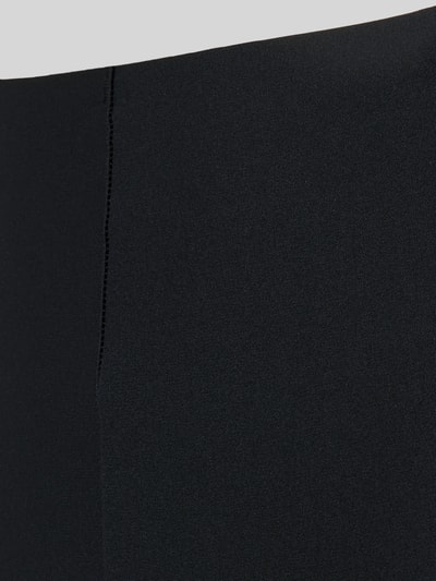 Produktfoto, schwarze Slim Fit Bikershorts mit Zierabschlüsse von Skiny, elastischer Mix, feine Textur, elastischer Bund