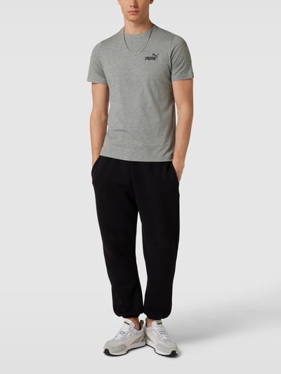 PUMA PERFORMANCE T-Shirt mit Label-Print Mittelgrau Melange 1