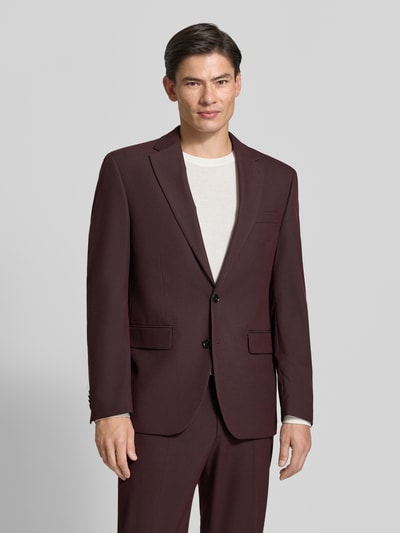 Männermodel trägt Regular Fit Sakko mit Viskose-Anteil von Christian Berg Men, bordeaux, klare Linien, feine Textur, Ganzkörperansicht von vorne. 

Kontext: Herren Sakko von Christian Berg Men, elastischer Material-Mix mit Viskose-Anteil, Reverskragen, Pattentaschen, 2-Knopfleiste, Rückenlänge 74 cm, Schulterbreite 45 cm, Ärmellänge 67 cm.