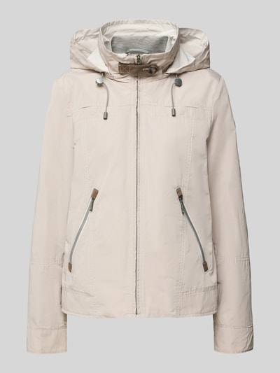 Produktfoto, Jacke mit Kapuze und Reißverschlusstaschen von Gil Bret, krój regular fit, beżowy kolor, gładka faktura