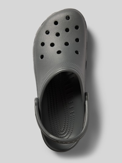 Produktfoto, Clogs mit Label-Detail von Crocs in Grau mit abgerundeter Spitze, Schlupfform, regulowany pasek, wysokość obcasa 5 cm w rozmiarze 43/44