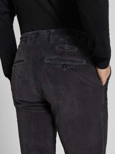 Brax Slim Fit Cordhose mit Gesäßtaschen Modell 'Fabio' Mittelgrau 3