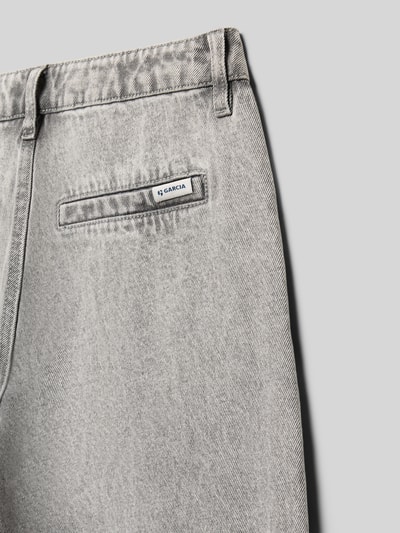 Garcia Straight Fit Jeans mit Paspeltaschen Hellgrau 2