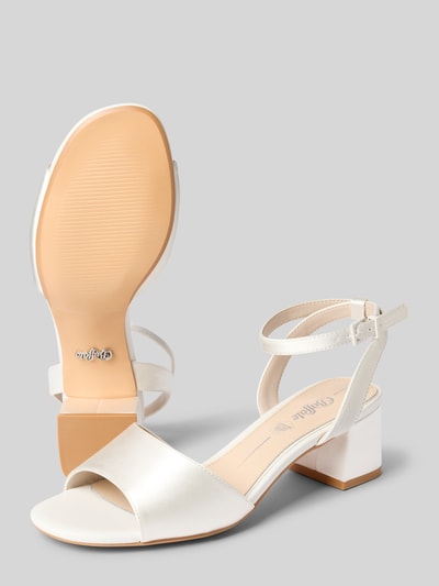 Produktfoto, Sandalette mit Blockabsatz Modell 'BEATE' von Buffalo aus Satin in Elfenbein, Riemen mit Dornschließe, Absatzhöhe 6 cm, Schaftweite 7 cm, Damen Sandalette