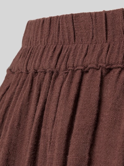 Produktfoto, Loose Fit Hose aus reiner Baumwolle Modell 'AGNES' von Pieces, Optik: Unifarben, Flammgarn-Textur, elastischer Bund, Schlitze ab Bund
