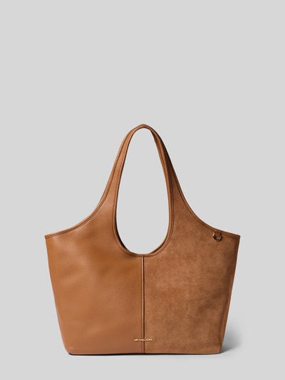 Produktfoto, Tote Bag mit Logo-Applikation Modell 'Henly' von MICHAEL Michael Kors in Braun, Mix aus glattem und strukturiertem Leder, Magnetverschluss, Schulterriemen, Innenfach mit Reißverschluss, Maße ca. 51x32x14 cm, Riemenlänge 55 cm