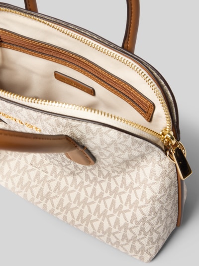 Productfoto, Handtasche mit Allover-Logo-Print Model 'Freddie' van MICHAEL Michael Kors met hoofvak met ritssluiting, schouderband in kettinglook, logo-applicatie, beige met bruine details, context: Breedte maat 1 26 cm, Lengte maat 1 21 cm, Diepte maat 1 10 cm, Schouderbandlengte maat 1 120 cm