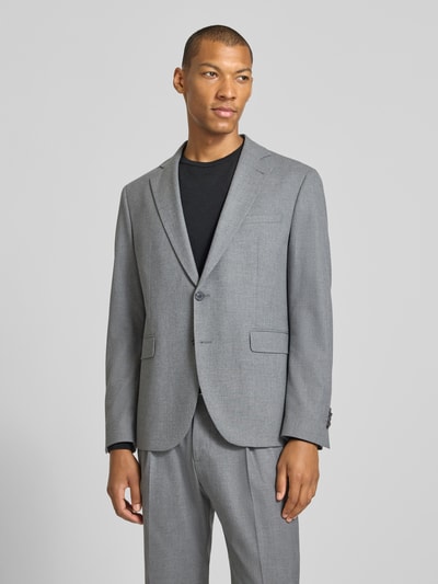 Männermodel trägt graues Sakko mit Pattentaschen Modell 'Data' von CINQUE, Material-Mix, Regular Fit, Ganzkörperansicht von vorne.