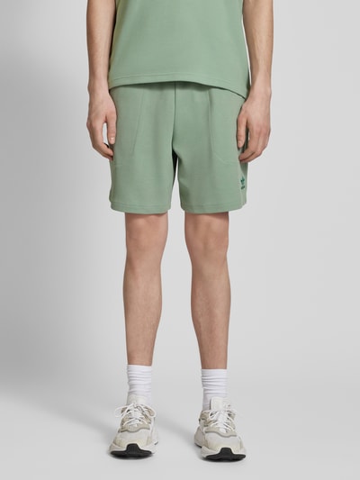 adidas Originals Regular fit sweatshorts met structuurmotief Lindegroen - 4