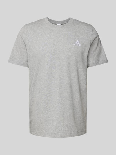 ADIDAS SPORTSWEAR T-Shirt mit Label-Stitching Hellgrau 2