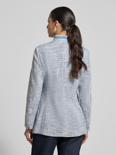 Vrouwenmodel draagt Blazer met Stehkragen und aufgesetzten Eingrifftaschen van WHITE LABEL in lichtblauw katoenmix met getailleerde fit, knoopsluiting en opgestikte steekzakken, ruglengte 70 cm, borstwijdte 44 cm, mouwlengte 60 cm, volledige rugaanzicht.