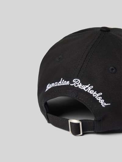 Produktfoto, schwarze Base Cap mit Logo-Stitching und Statement-Stitching aus reiner Baumwolle, Strapback-Verschluss, Curved Visor, Base Cap mit Logo-Stitching von Dsquared2 für Herren