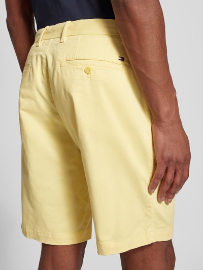 Tommy Hilfiger Relaxed Fit Chinoshorts aus Baumwoll-Mix Modell 'HARLEM' Gelb 3