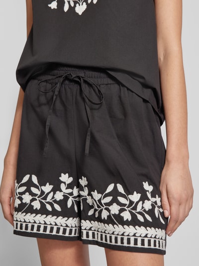 Vero Moda Shorts mit floralem Muster Modell 'VACATION' Black 3