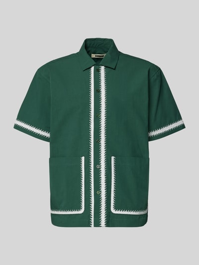 Productfoto, Regular Fit Freizeithemd mit aufgesetzten Taschen van WOODBIRD, model 'Wang', kentkraag, stiksels, knoopsluiting, groene kleur, katoenstructuur