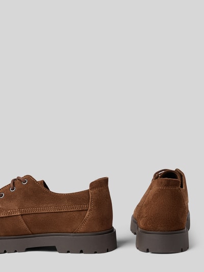 Produktfoto, Loafer aus echtem Leder Modell 'Highwood' von Birkenstock in Braun, abgerundete Form, Schnürverschluss, profilierte Sohle, matte und raue Lederstruktur, Absatzhöhe 4 cm, Schafthöhe 8 cm, Schaftweite 11 cm