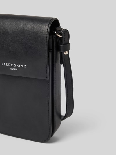 LIEBESKIND BERLIN Handytasche aus Leder mit verstellbarem Schulterriemen Black 3