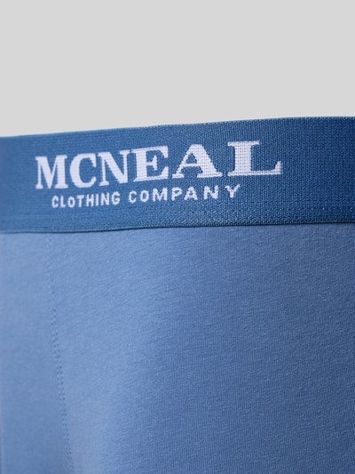 Produktfoto, Slim Fit Boxer mit Logo-Detail im 3er Pack von MCNEAL, elastischer Baumwoll-Mix in Blau, glatte Textur, elastischer Bund
