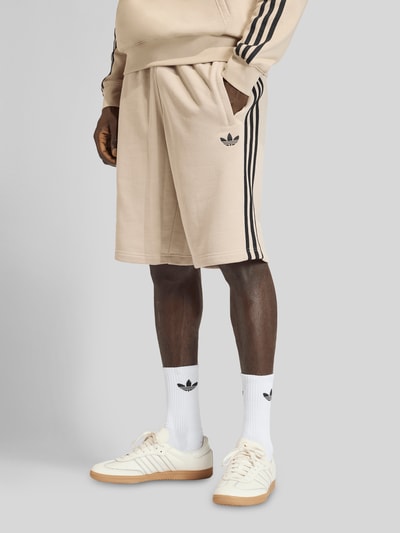 adidas Originals Regular Fit Sweatshorts aus reiner Baumwolle Beige 4