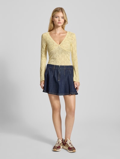 Gina Tricot Longsleeve aus Spitze mit V-Ausschnitt Hellgelb 1