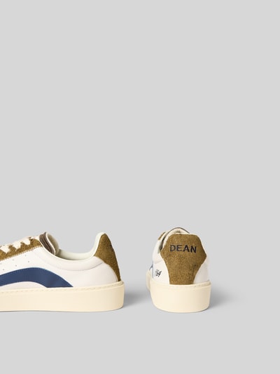 Produktfoto, Sneaker mit Label-Details von Dsquared2, abgerundete Spitze, strukturierte Sohle, Schnürverschluss, Absatzhöhe 4 cm, Schafthöhe 8 cm, Weiß mit blauen und olivfarbenen Akzenten, Größe 44.