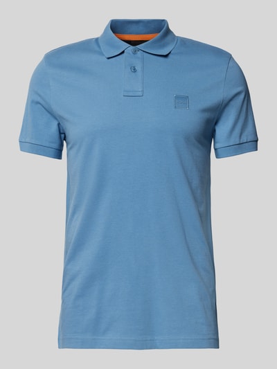 BOSS Orange Slim Fit Poloshirt mit Label-Badge Modell 'Passenger' Rauchblau 1