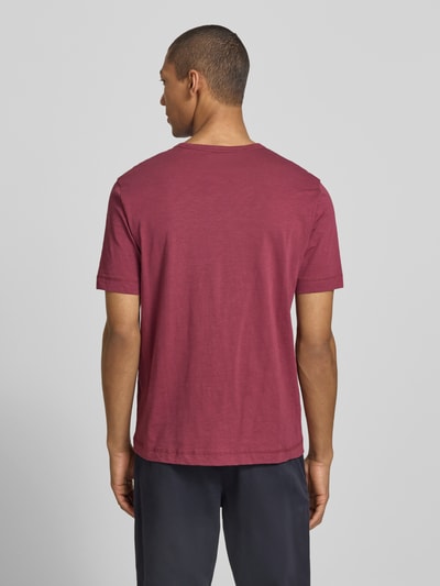 Männermodel trägt Regular Fit T-Shirt aus reiner Baumwolle von Marc O'Polo, Optik: Unifarben, Jersey, Ganzkörperansicht Rückansicht