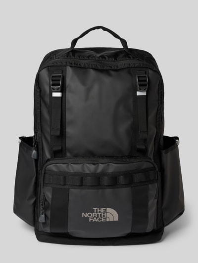 Produktfoto, zwarte Rucksack mit Logo-Print Model 'Base Camp' van The North Face met logoprint, Hoofdvak met ritssluiting, verstelbare schouderband, maat 1: Breedte 35 cm, Lengte 47 cm, Diepte 13 cm, bandlengte 65 cm