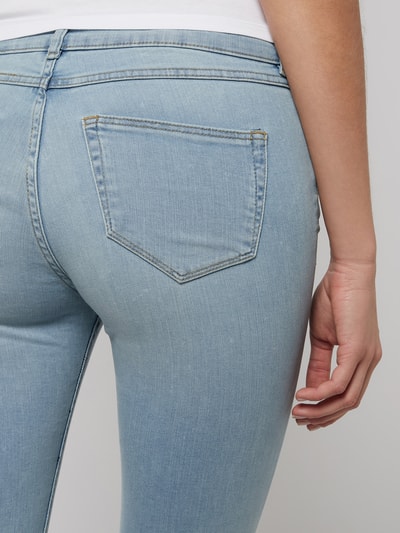 Review Jeansy o kroju Skinny Fit z dodatkiem streczu Jasnoniebieski 5