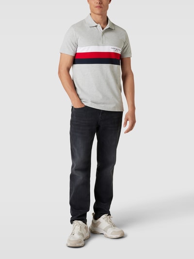 Tommy Hilfiger Poloshirt mit Label-Detail Hellgrau 1