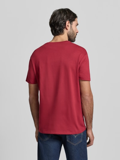 Männermodel trägt Regular Fit T-Shirt aus reiner Baumwolle von Polo Ralph Lauren in Optik: Unifarben, Ganzkörperansicht Rückansicht.