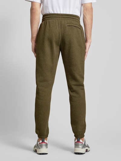 Under Armour Regular Fit Sweatpants mit Label-Stitching Oliv 5