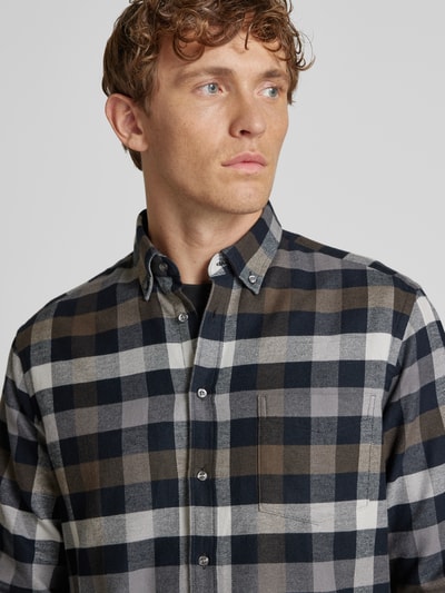 Christian Berg Men Koszula casualowa o kroju regular fit z kołnierzykiem typu button down Średnioszary 3