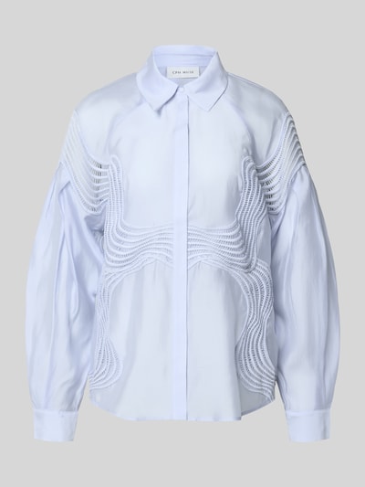 Produktfoto, Regular Fit Bluse mit verdeckter Knopfleiste Modell 'MOLLY' von Copenhagen Muse, kołnierzyk koszulowy, krój regular fit, długość tyłu w rozmiarze S: 67 cm, długość rękawów w rozmiarze S: 76 cm, jasnoniebieska, widoczne pionowe ozdobne szwy, gładka tekstura