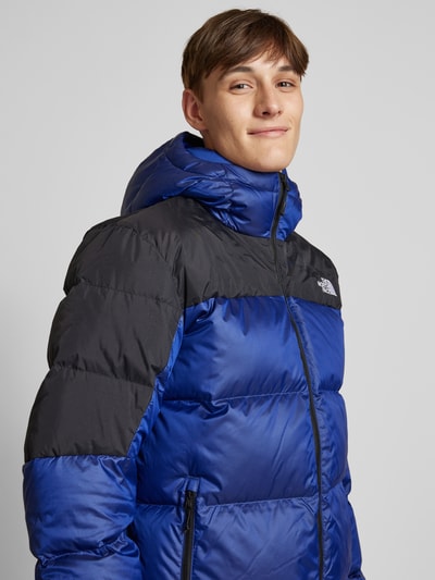 The North Face Kurtka pikowana o kroju regular fit z wyhaftowanym logo model ‘DIABLO’ Królewski niebieski 3