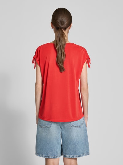 B.Young T-shirt z prążkowanym dekoltem w serek model ‘PERL’ Czerwony 5