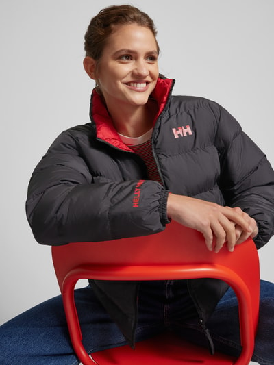 Helly Hansen Pikowana kurtka z kapturem z nadrukiem z logo Czarny 3