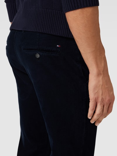 Tommy Hilfiger Chino z imitacji sztruksu model ‘BLEECKER’ Granatowy 3