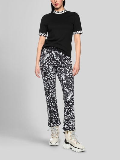 Marc Cain T-Shirt mit kontrastierendem Kragenabschluss Black 1
