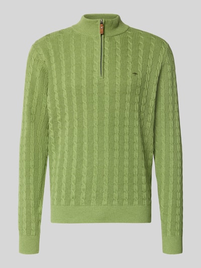 Produktfoto, Strickpullover mit kurzem Reißverschluss van Fynch-Hatton in groen met kabelstructuur, katoenen regular fit met geribde boorden en label-stitching.