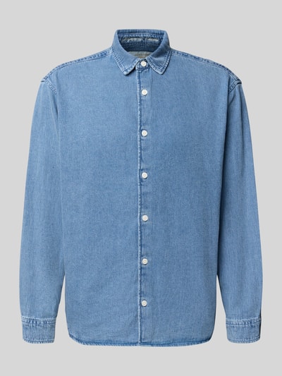 Produktfoto, Regular Fit Jeanshemd mit Kentkragen Modell 'NORREBRO' von Jack & Jones aus reiner Baumwolle in Hellblau, Knopfleiste, glatte Textur.