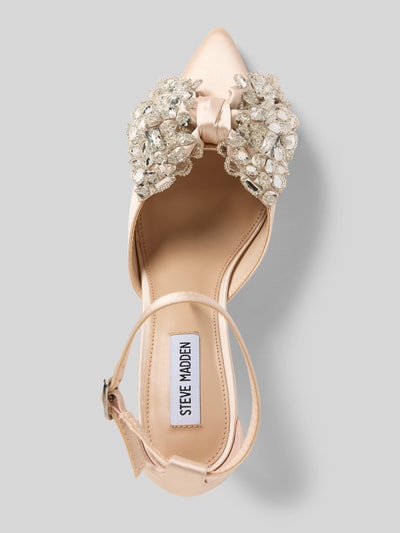 Productfoto, Pumps met strikversiering model 'Lumma' van Steve Madden, beige puntvorm, siersteentjes, gesp, hakhoogte 9 cm.