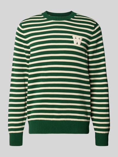 Produktfoto, Strickpullover mit Rundhalsausschnitt von Wood Wood, grün-weiß gestreift, Reine Baumwolle, Gerader-Schnitt, Label-Stitching